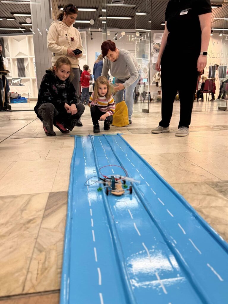 Vodík, virtuální realita i nové inovační centrum. KIC KK se představilo na Maker Faire